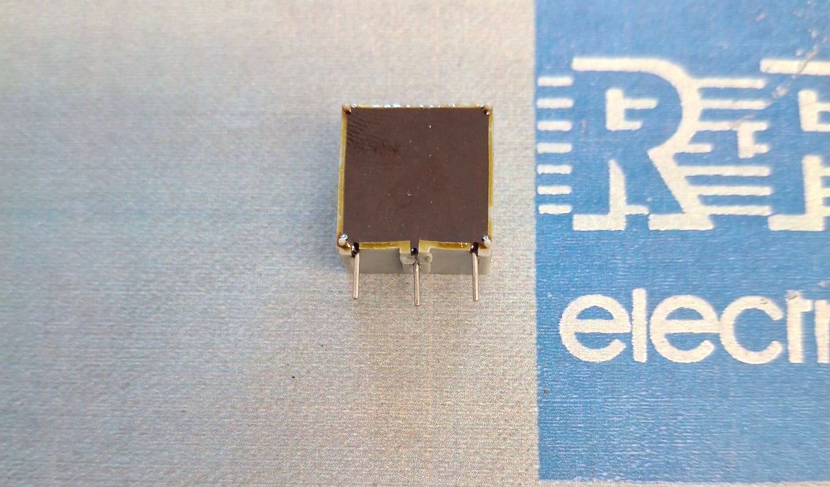 Spindeltrimmer Spindeleinstellregler potentiometer 220 Ohm einstellregler praezision stehend RFT DDR NOS hinten