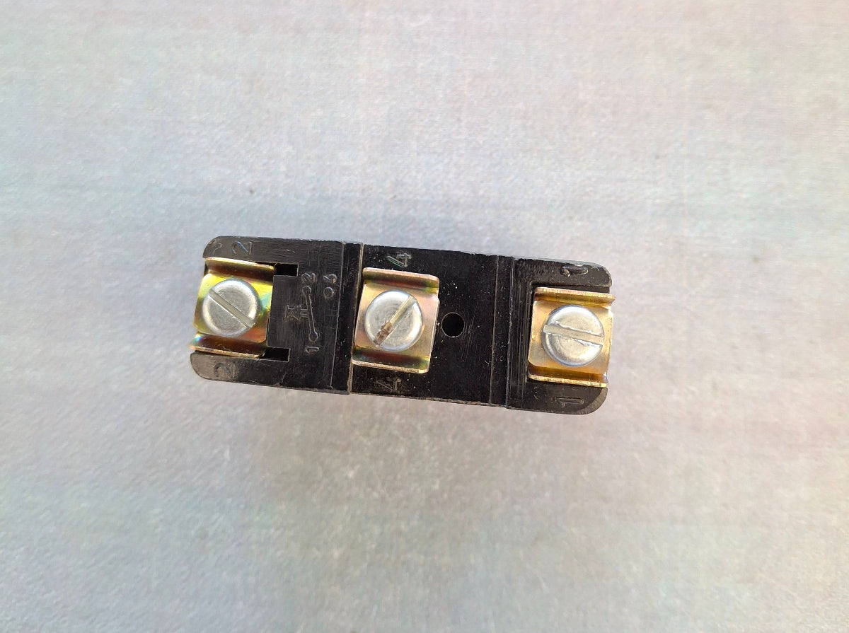 Industriemikrotaster A1 G2 1 Wechsler 380V 16A DDR Endschalter Mikroschalter NOS