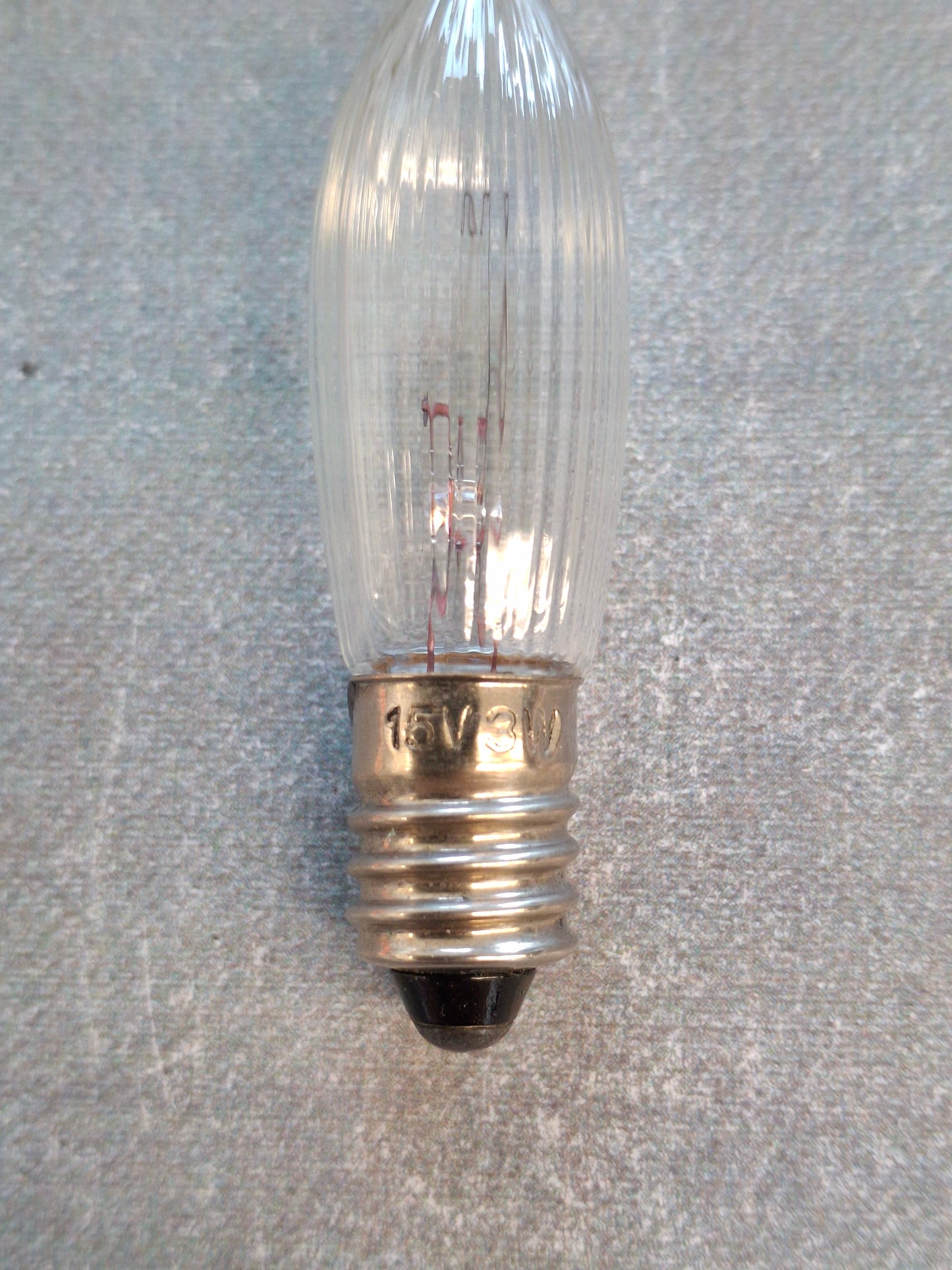 Riffelkerze / Spitzkerze 15 V 3 Watt E10 Fassung – Ersatzlampe für Weihnachtsbeleuchtung