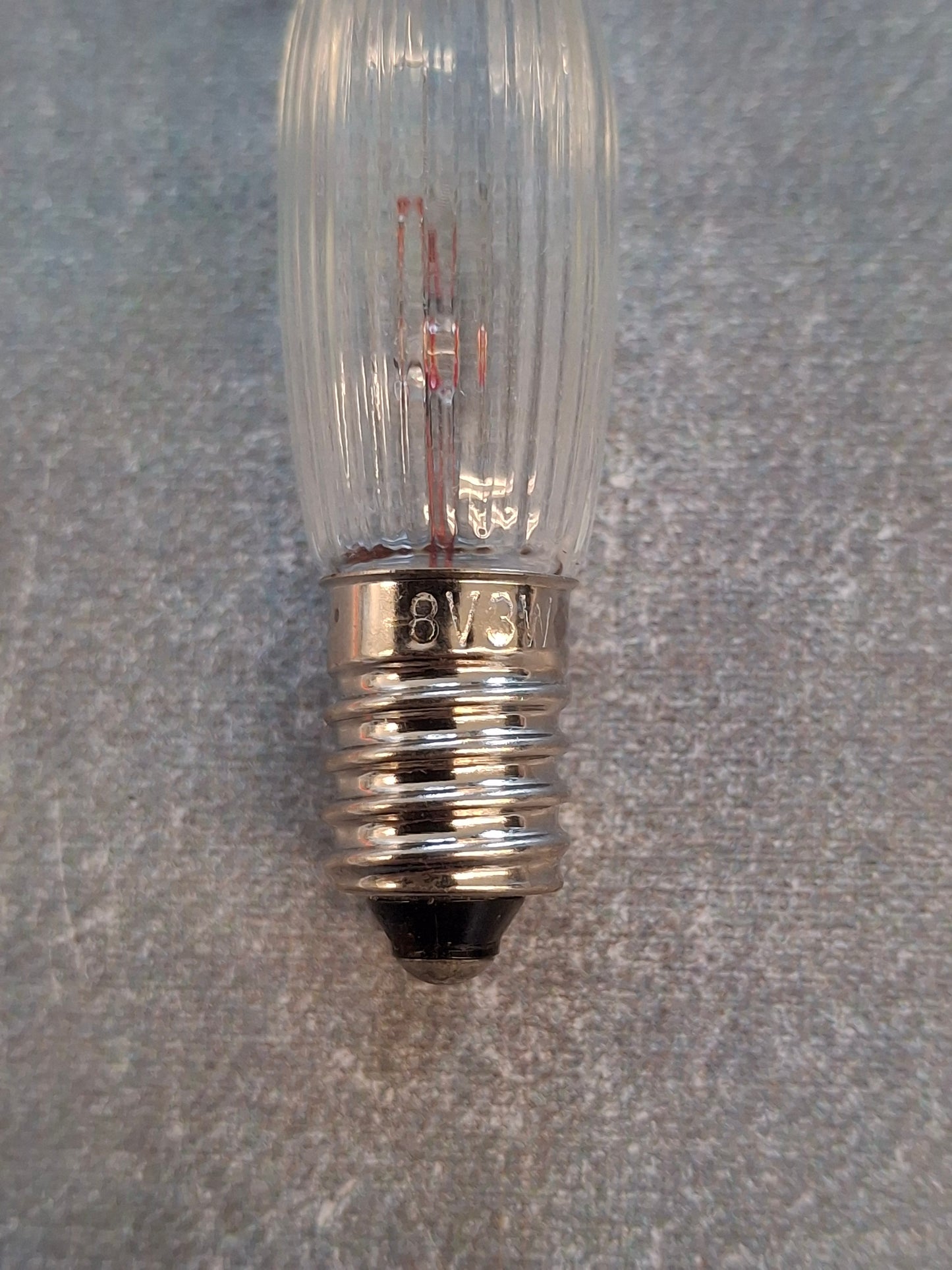 Riffelkerze / Spitzkerze 8 V 3 Watt E10 Fassung – Ersatzlampe für Weihnachtsbeleuchtung