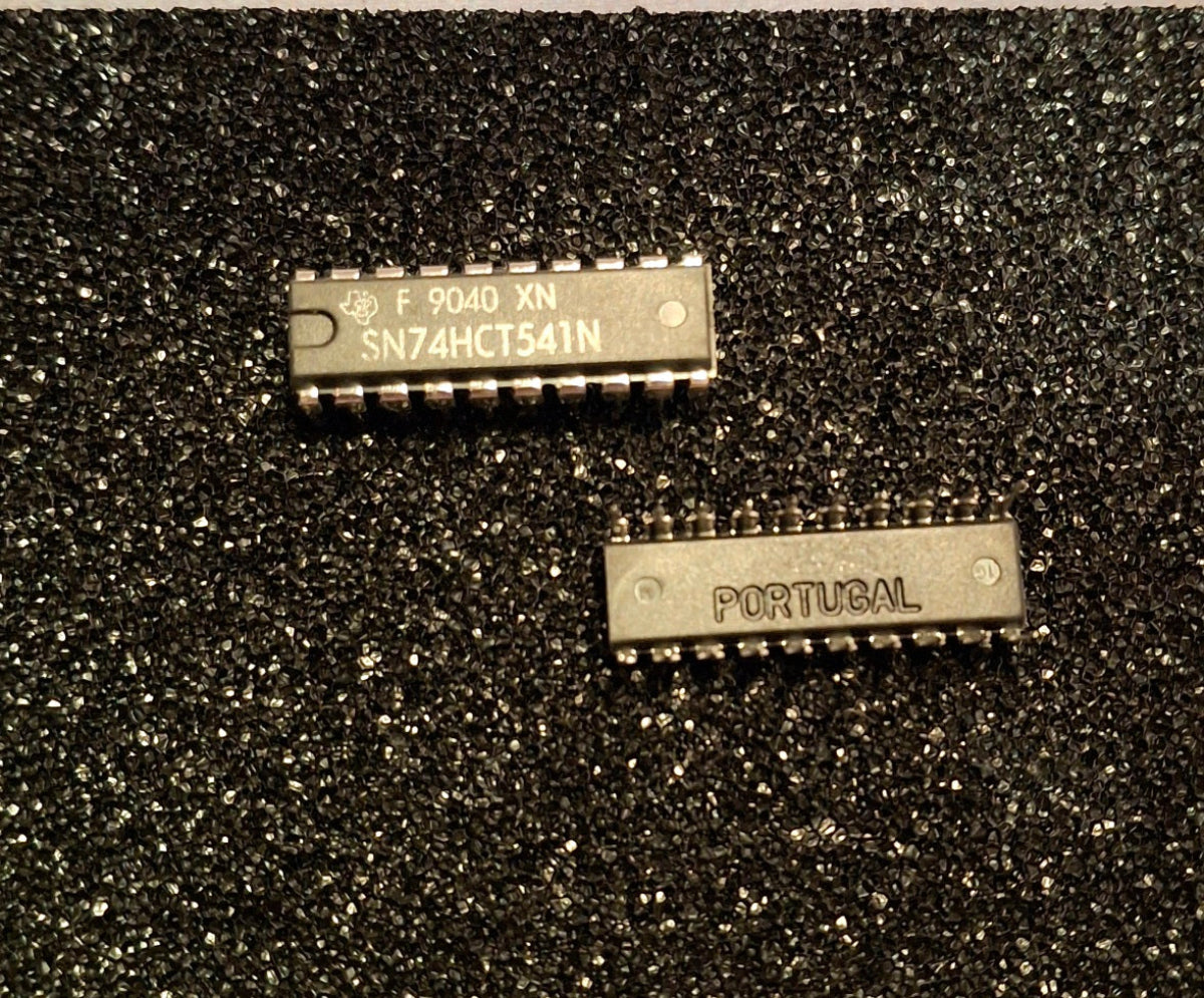 Originaler Texas Instruments SN74HCT541N HCT CMOS Octal Buffer Line Driver im DIP-20-Gehäuse (NOS).