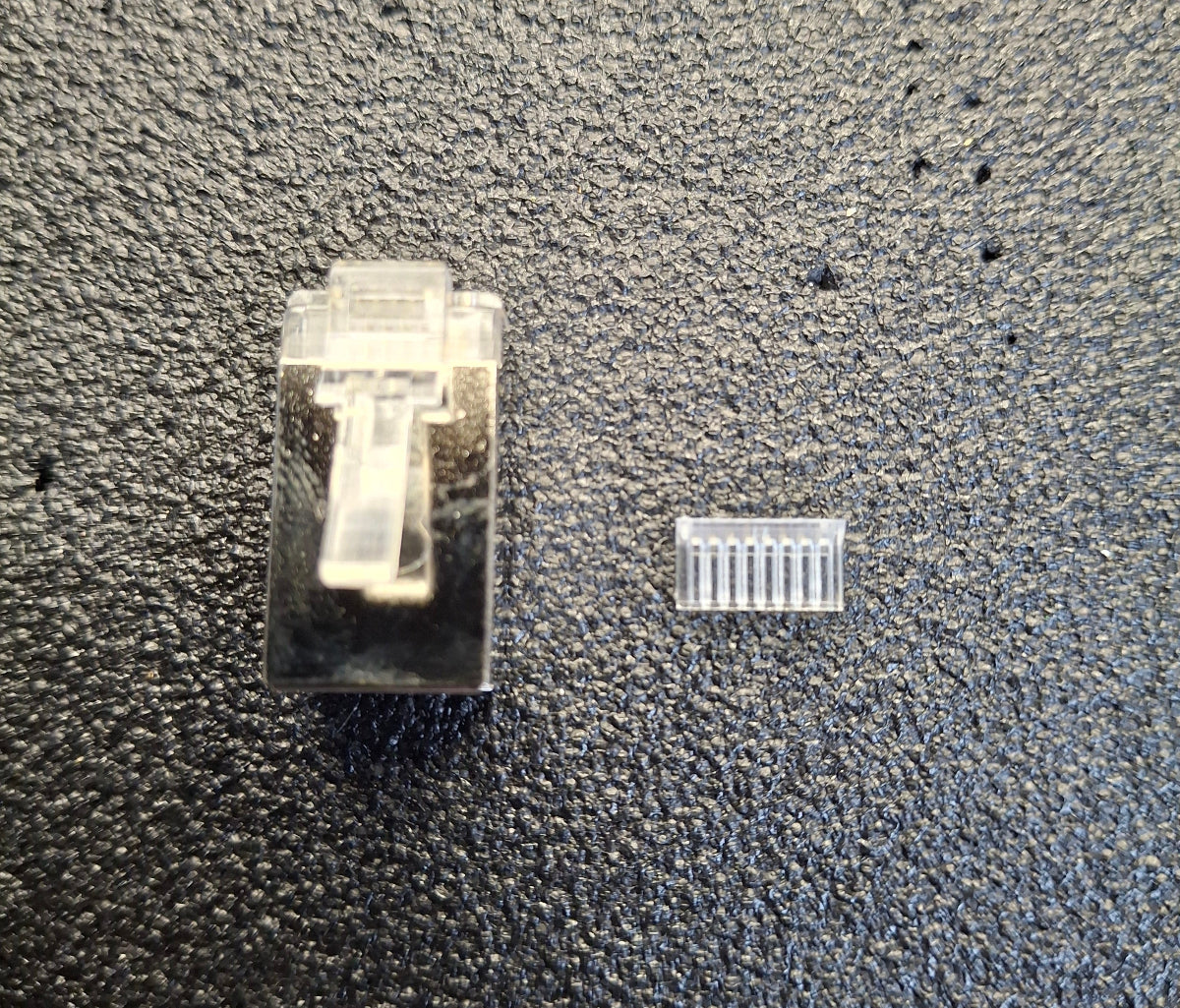 RJ45-Stecker Cat.5 geschirmt – 8-polig, transparent mit Metallabschirmung
