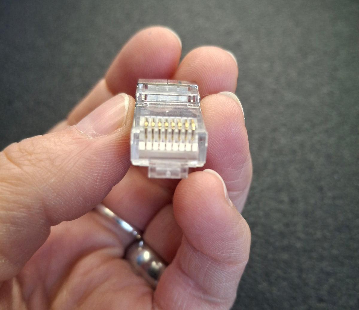 RJ45-Stecker Cat.5 geschirmt – 8-polig, transparent mit Metallabschirmung