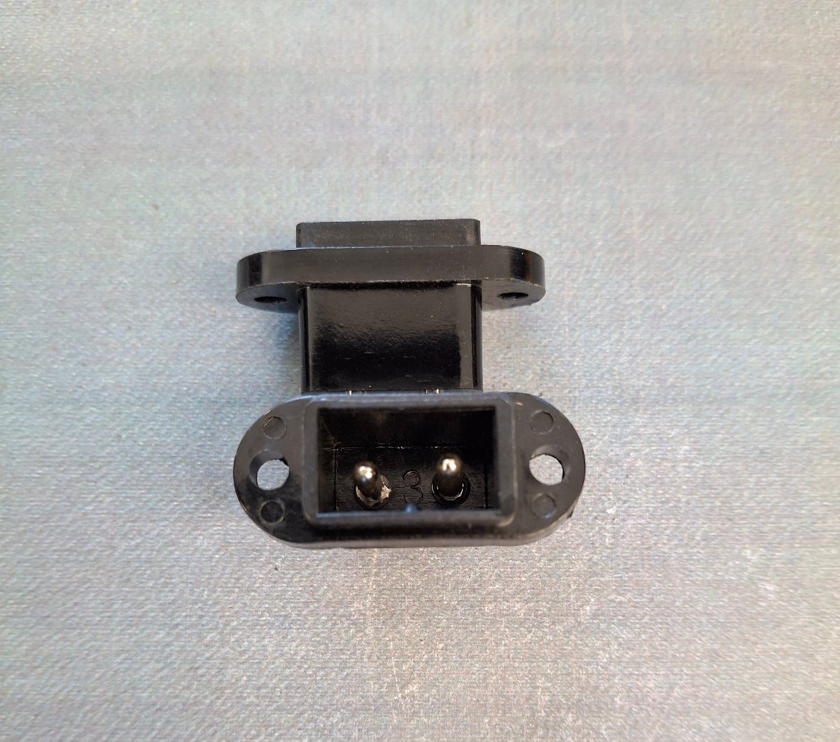 AC Einbaustecker 2-polig 220V Geraeteeinbaustecker Netzanschluss Vorderansicht