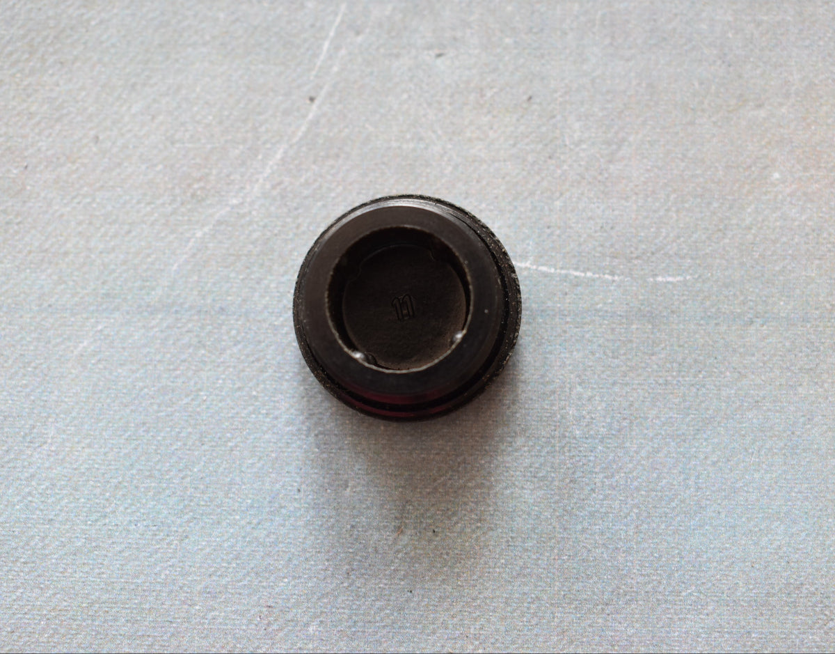 Kabel Blindverschraubung PG 11 – schwarz – Bakelit / Duroplast – NOS