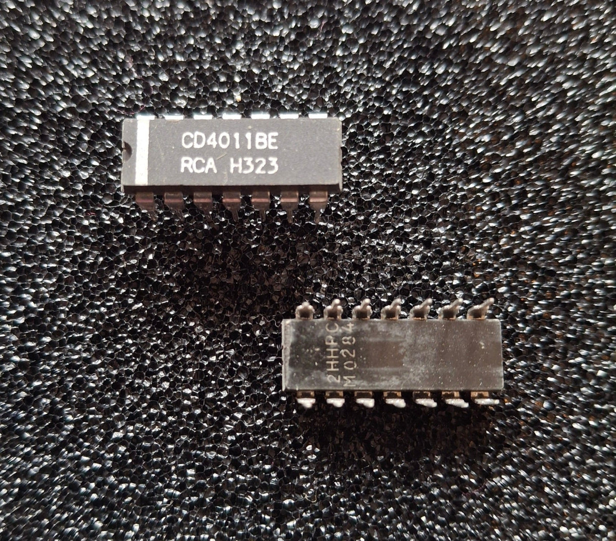 CD4011BE_4011_Halbleiter_NAND_2-input