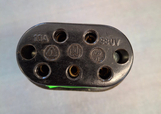 DDR Drehstrombuchse 5-polig 380V 10A Bakelit Historisch Kraftstromkupplung Vorderseite