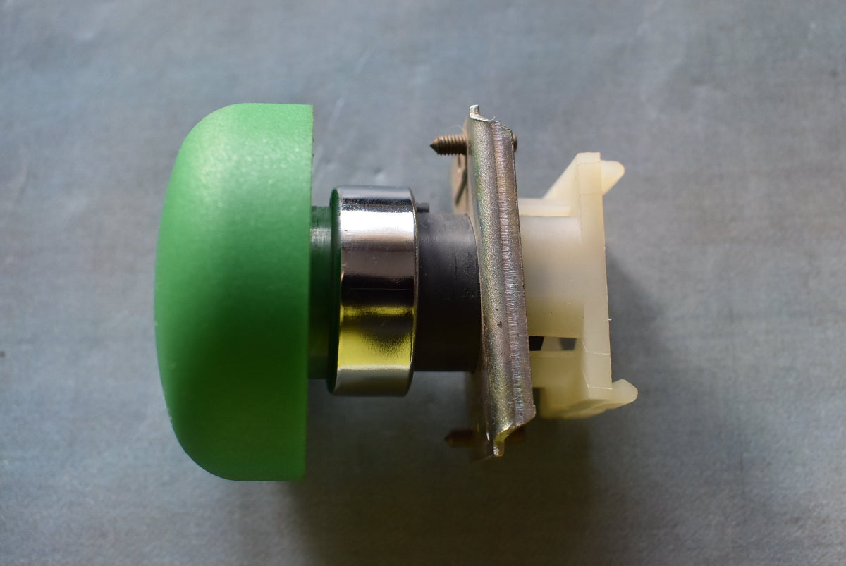 DDR ROBOTRON Tastvorsatz Druckknopf gruen Pilzkopf – TGL 33573 – System