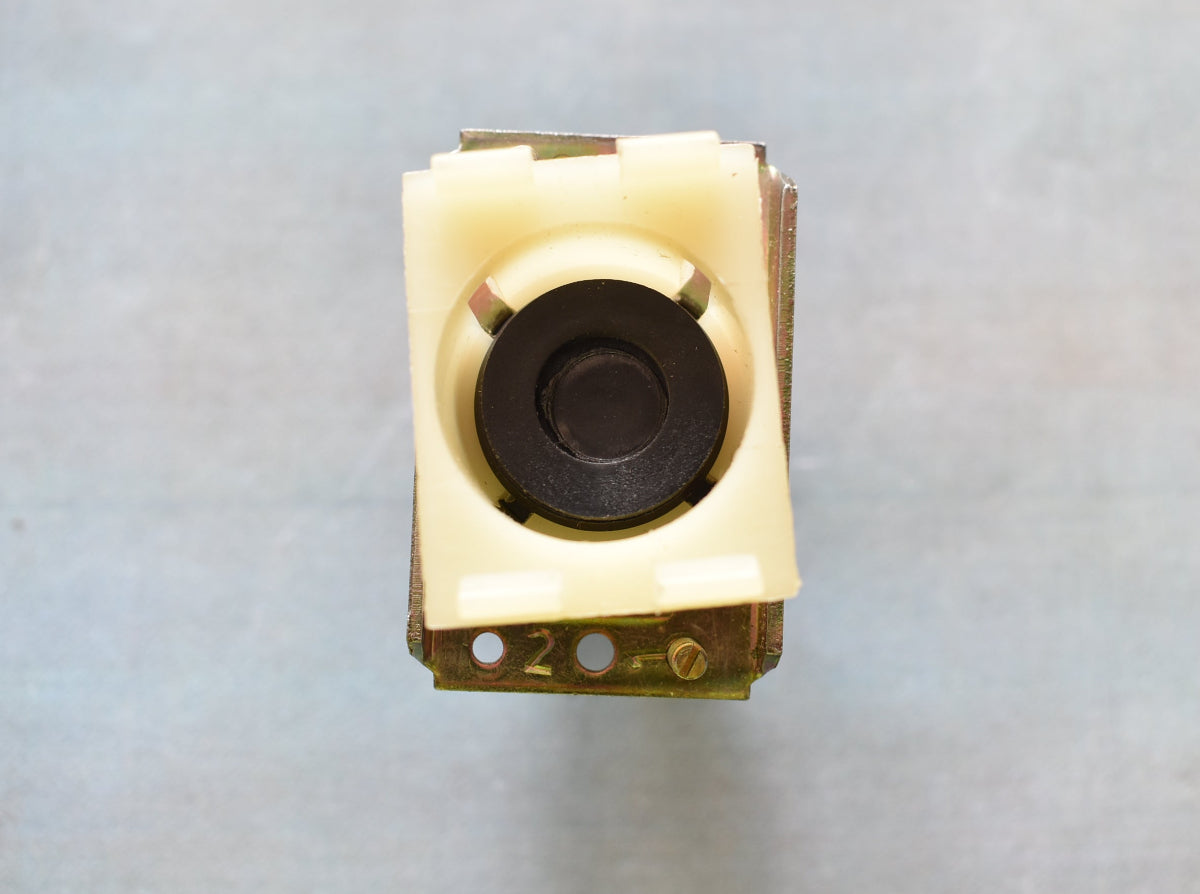 DDR Robotron Rastender Tastvorsatz Druckknopf feststellend TGL 33573