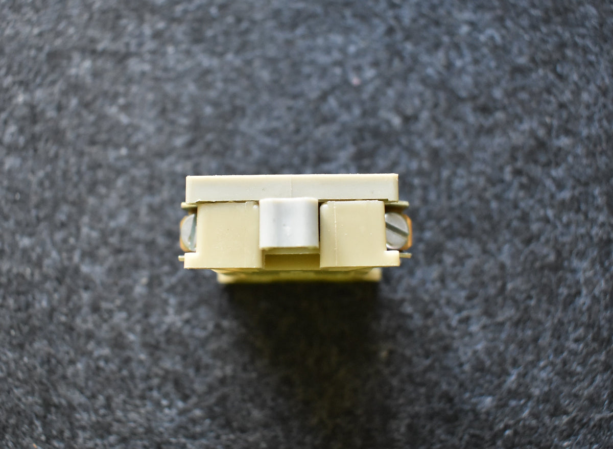 DDR Robotron Stößeltaster B41 – TGL 33573 – 6 A / 380 V – Ø 22,5 mm – NOS