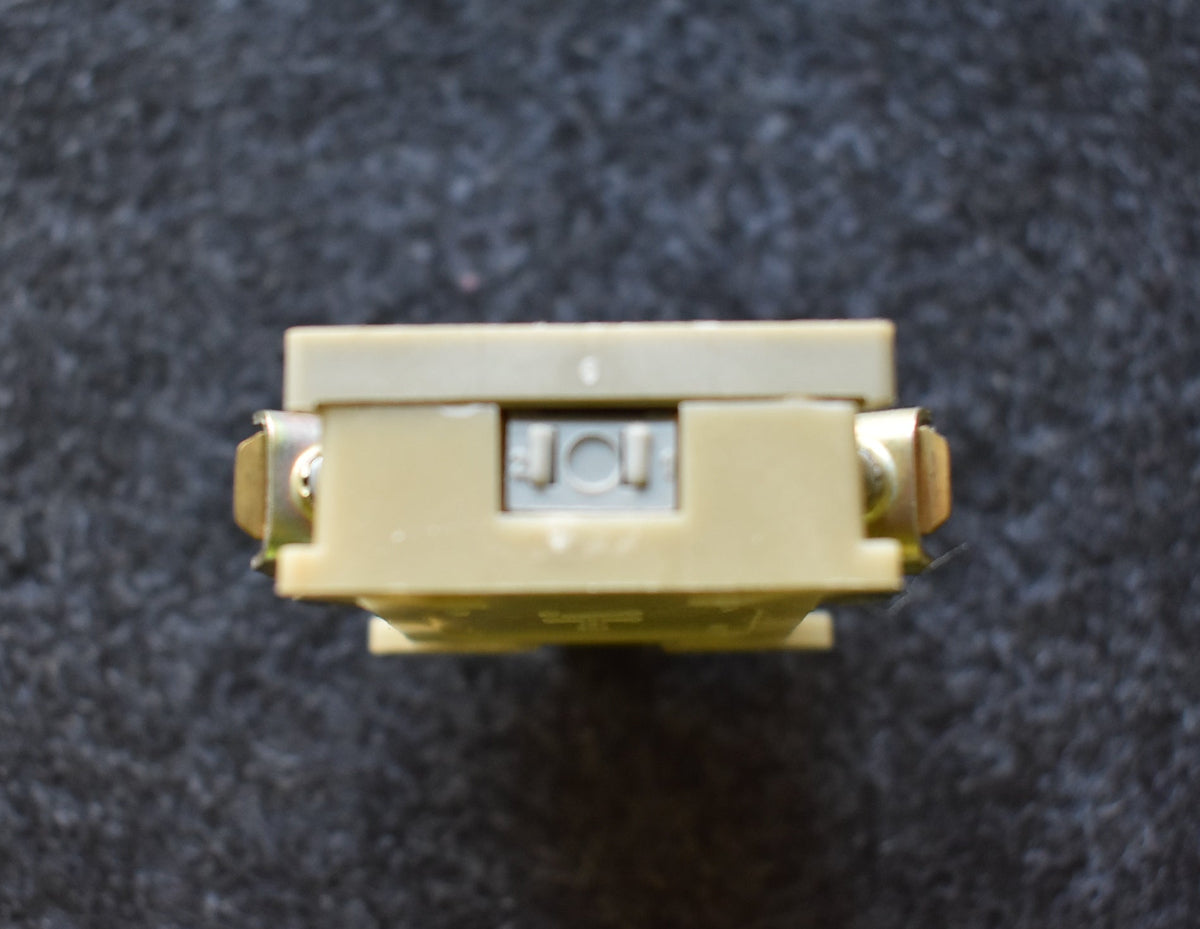 DDR Robotron Stößeltaster B41 – TGL 33573 – 6 A / 380 V – Ø 22,5 mm – NOS