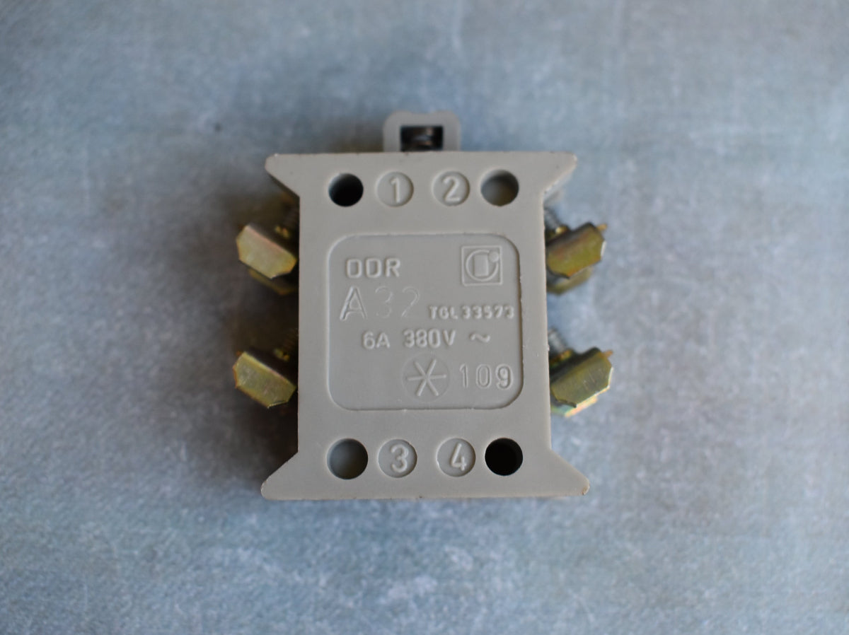 DDR Robotron Stoesseltaster A32 TGL 33573 6A 380V