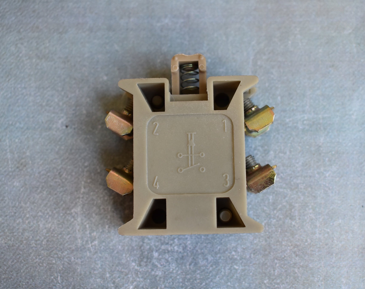 DDR Robotron Stößeltaster A41 – TGL 33573 – 6 A / 380 V – Ø 22,5 mm – NOS