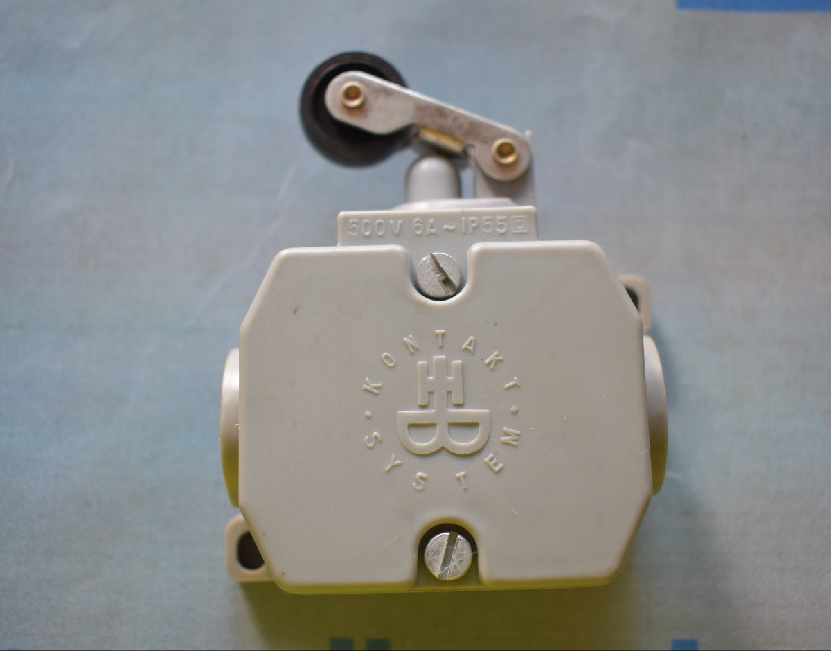 Robotron DDR Endschalter PWU 1 H mit Rollenhebel, 6 A, 500 V, IP55, NOS
