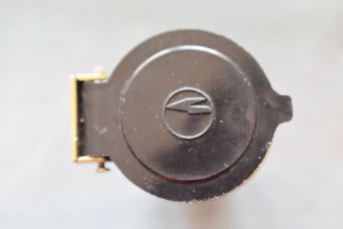 DDR KFZ Buchse 2-polig bis 24 V Bakelit mit Deckel 8820.101
