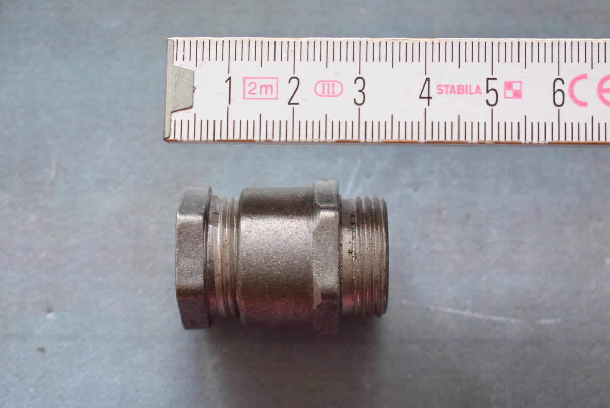 Kabelverschraubung PG 13,5 – Aluminium – für Abzweigdosen & Schalter – NOS