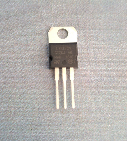 L7812CV positiver Festspannungsregler 12 Volt 1,5 Ampere im TO-220-Gehaeuse von STMicroelectronics
