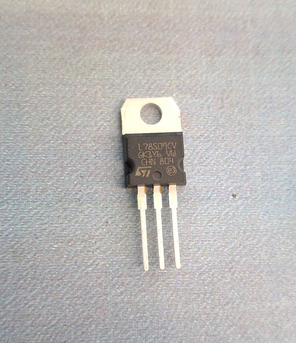 L78S09CV positiver Festspannungsregler 9 Volt 2 Ampere im TO-220-Gehaeuse von STMicroelectronics