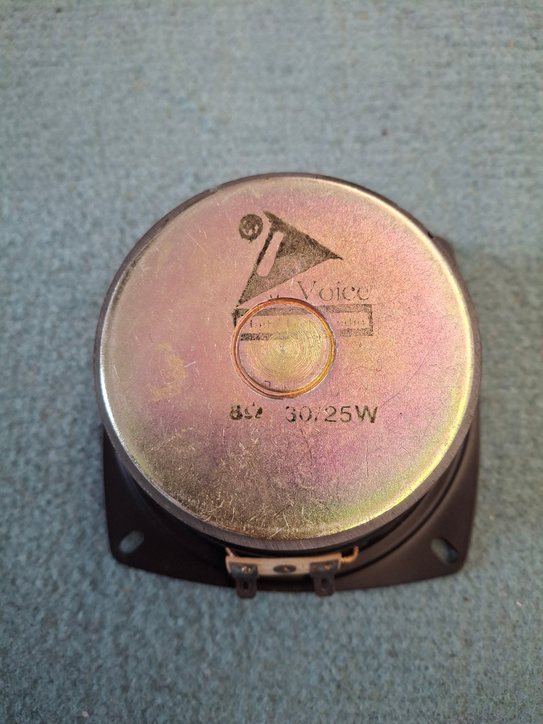 McVoice TT110 777-200 Subwoofer Autolautsprecher 110 mm 4 Zoll eckig 8 Ohm Carn Hifi Einbaulautsprecher Rueckseite