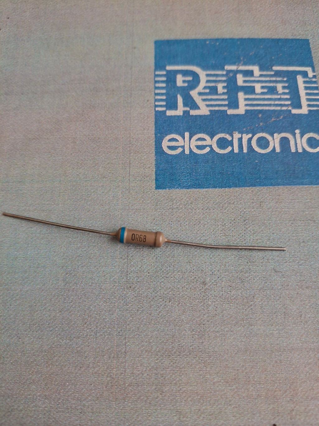 Metallschichtwiderstand RFT (DDR) – 0,68 Ω – 0,5 W – 5 %