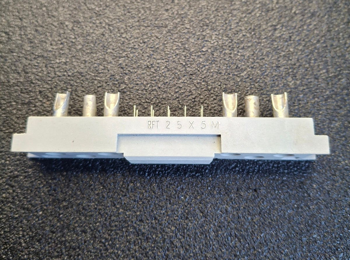 RFT EFS-Buchse für Robotron-Netzteile – DDR NOS