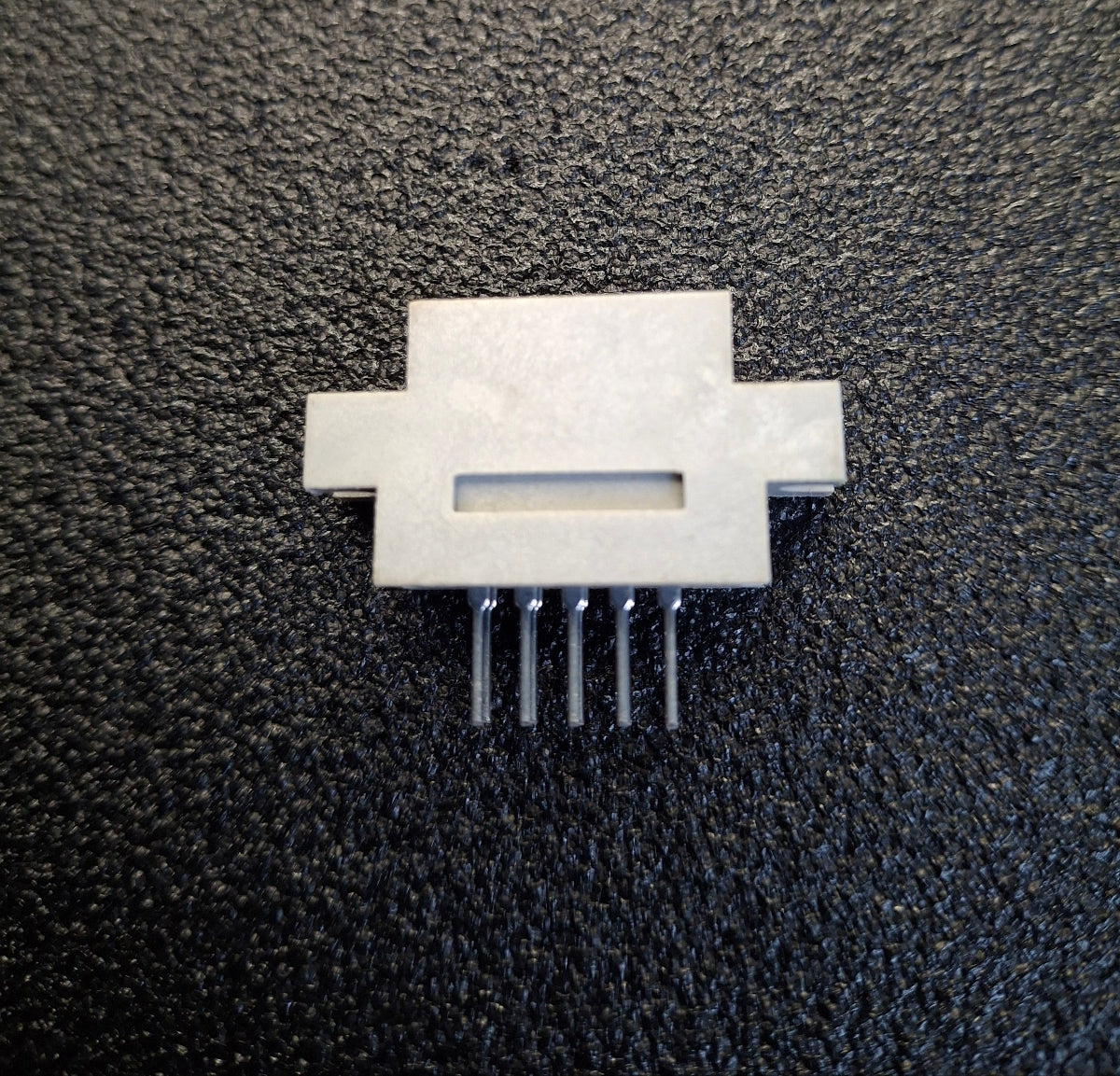 RFT EFS-Stecker 2A4M glatte Kontakte – 10-polig – EFS10 DDR NOS Robotron