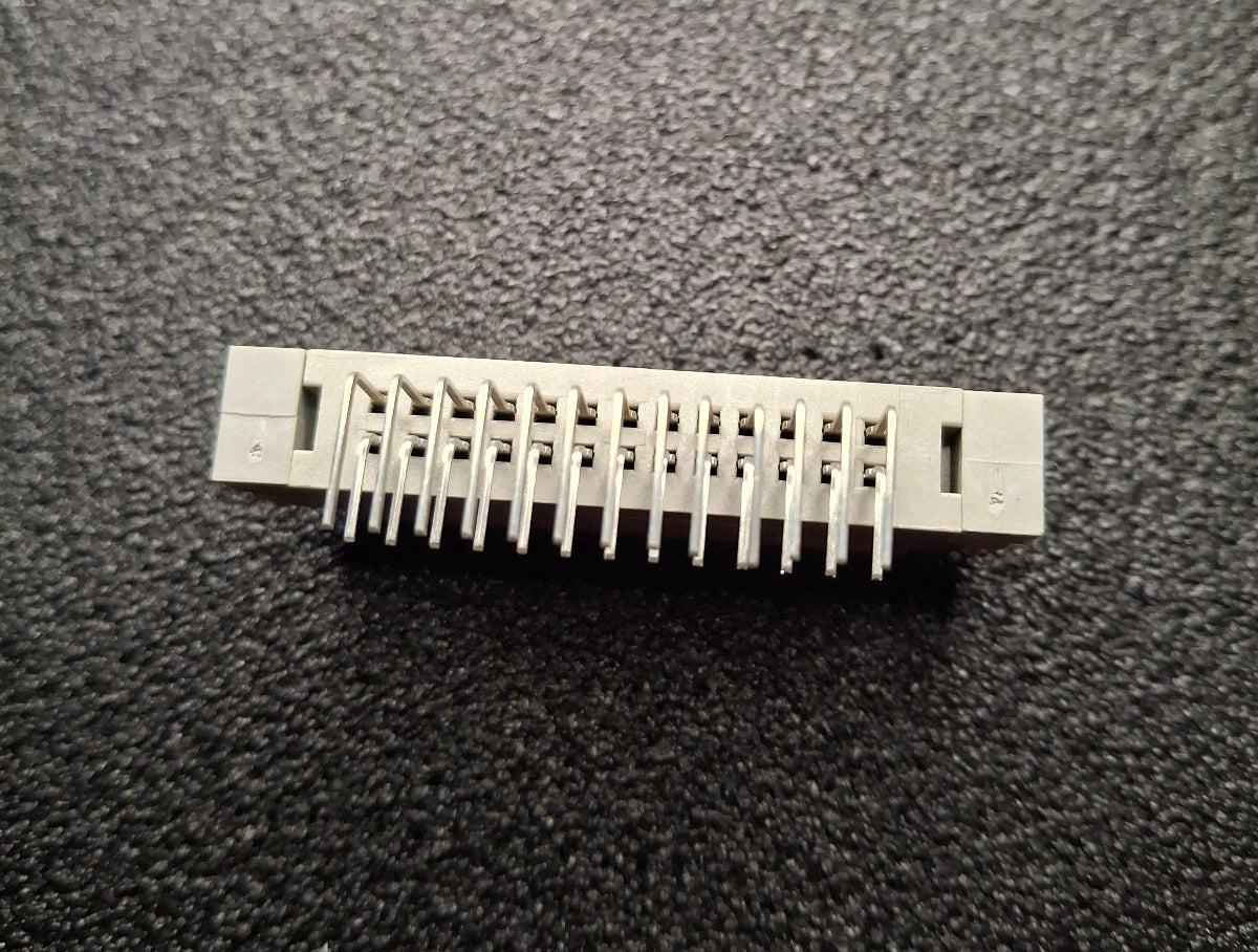 RFT EFS-Stecker 2U4  – 26-polig gewinkelt – EFS26 DDR NOS Robotron