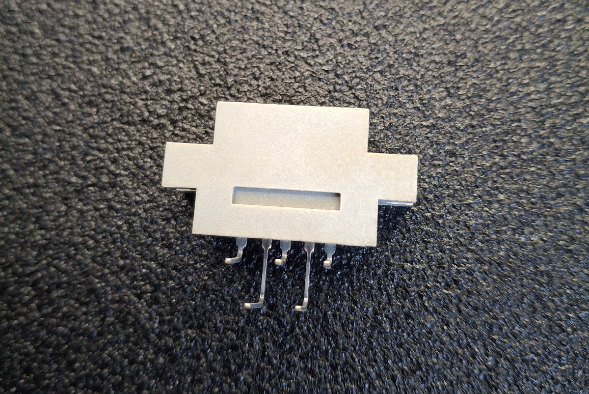 RFT EFS-Stecker 2×2 – 5-polig – gewinkelt – EFS5 DDR NOS Robotron
