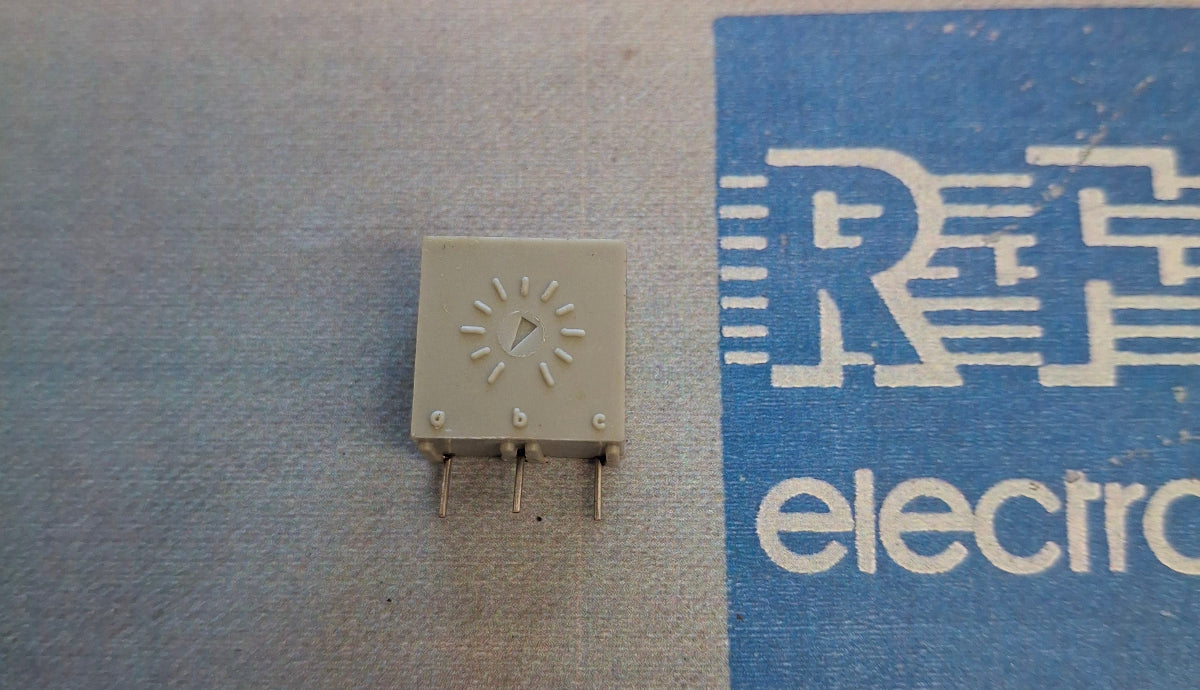 Spindeltrimmer Spindeleinstellregler potentiometer 220 Ohm einstellreglerpraezision stehend RFT DDR NOS vorne