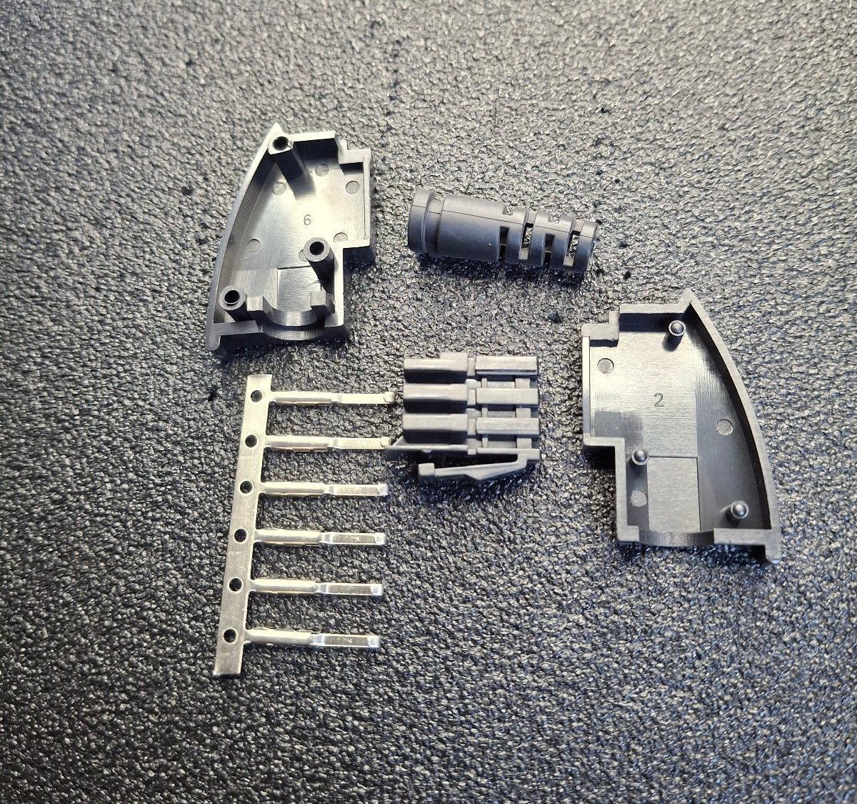 TAE-F-Stecker 6-polig – Steckverbinder zum Selbstmontieren, schwarz