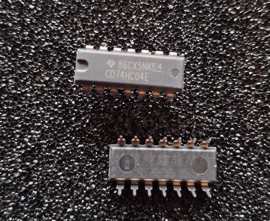 Originaler Texas Instruments CD74HC04E CMOS Hex Inverter (6-fach NOT-Gatter) im DIP-14-Gehäuse (NOS).