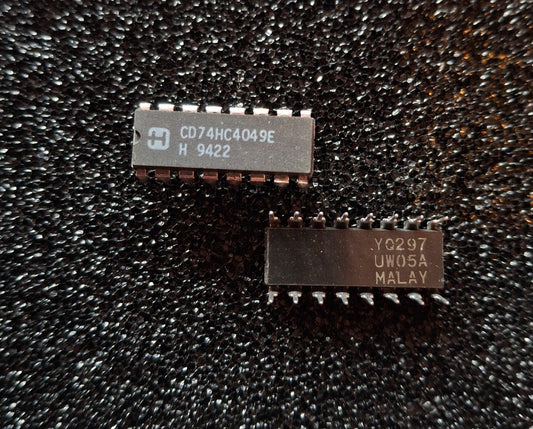 Originaler Harris CD74HC4049E CMOS Hex Inverting Buffer im DIP-16-Gehaeuse (NOS).