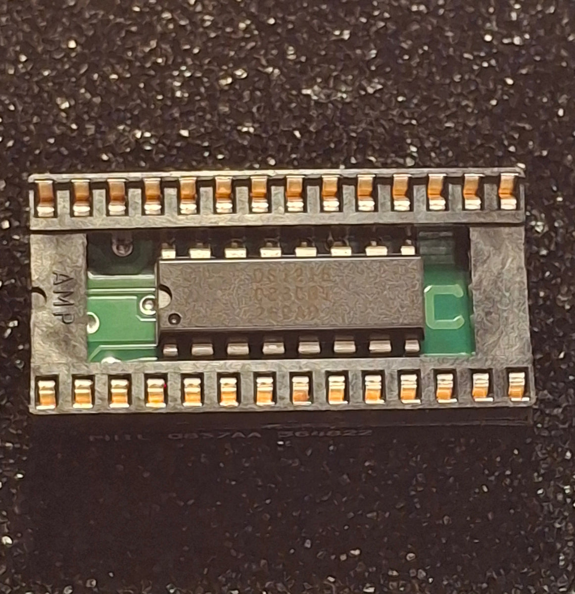 Originales Dallas Semiconductor DS1216B SmartWatch RTC-Modul fuer 16K- und 64K-RAM/ROM-Bausteine im DIP-28-Sockeldesign (NOS).