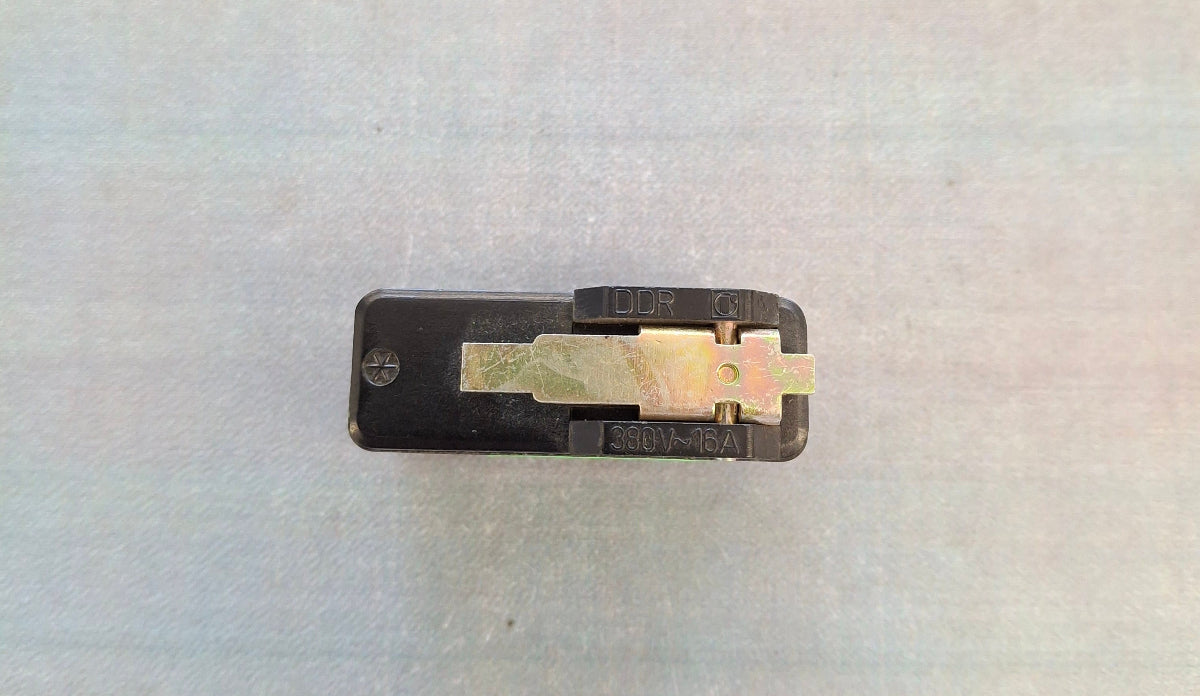 Industriemikrotaster A1 G2 1 Wechsler 380V 16A DDR Endschalter Mikroschalter NOS