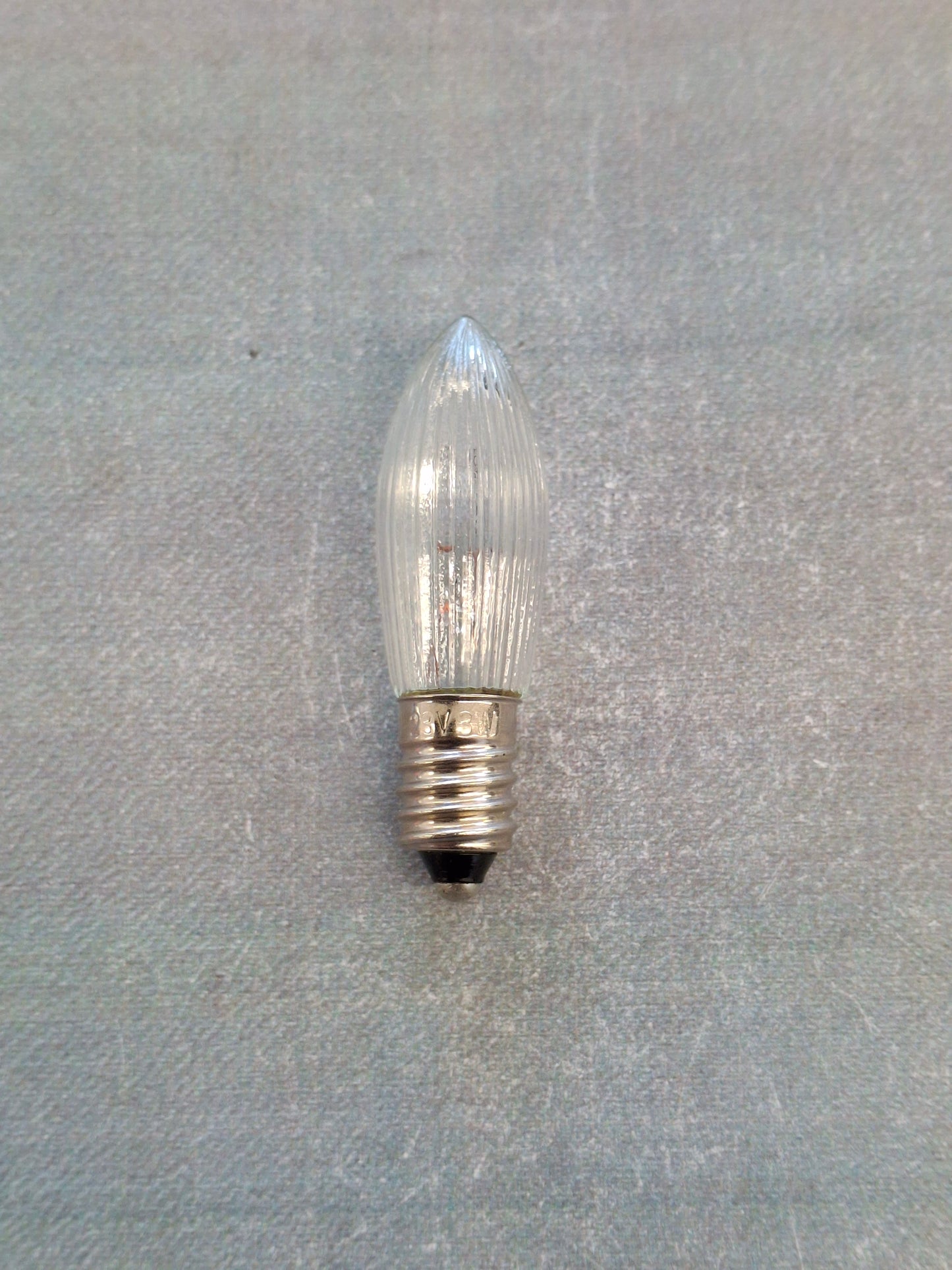 Riffelkerze / Spitzkerze 23 V 3 Watt E10 Fassung – Ersatzlampe für Weihnachtsbeleuchtung
