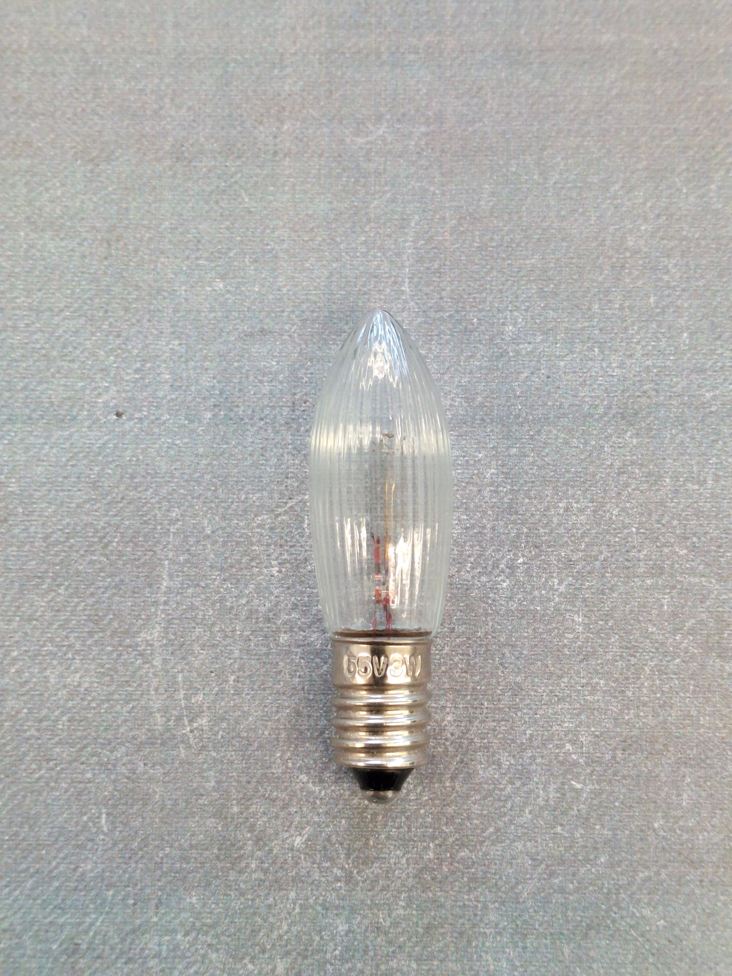 Riffelkerze / Spitzkerze 55 V 3 Watt E10 Fassung – Ersatzlampe für Weihnachtsbeleuchtung