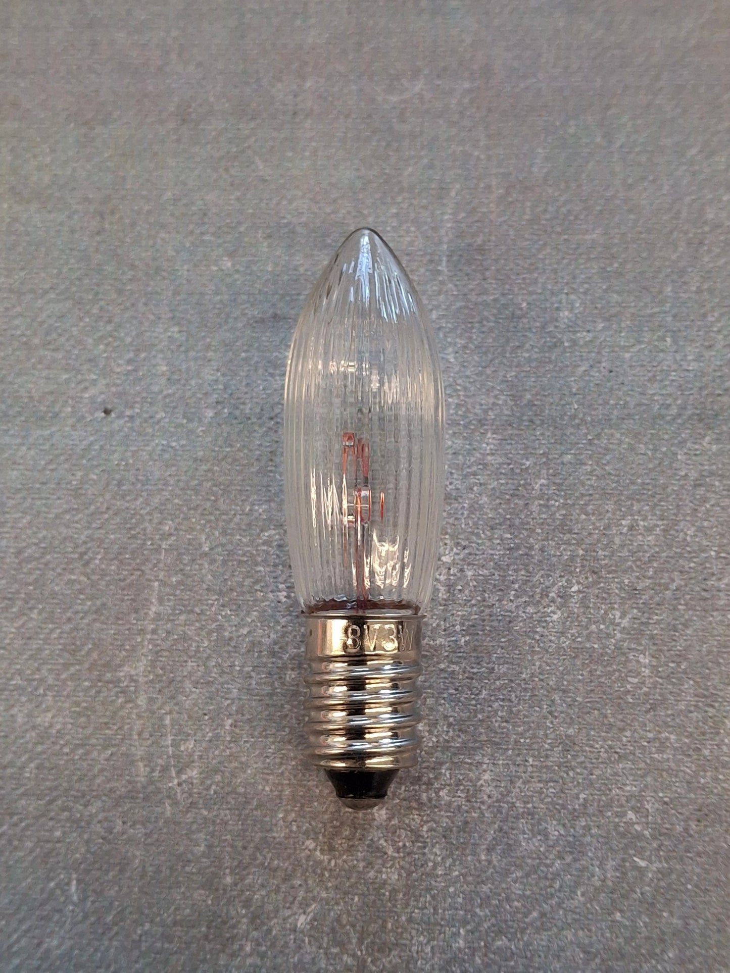 Riffelkerze / Spitzkerze 8 V 3 Watt E10 Fassung – Ersatzlampe für Weihnachtsbeleuchtung