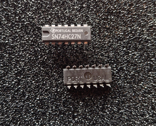 Originaler Texas Instruments SN74HC27N CMOS Triple 3-Input NOR Gate im DIP-14-Gehäuse (NOS).